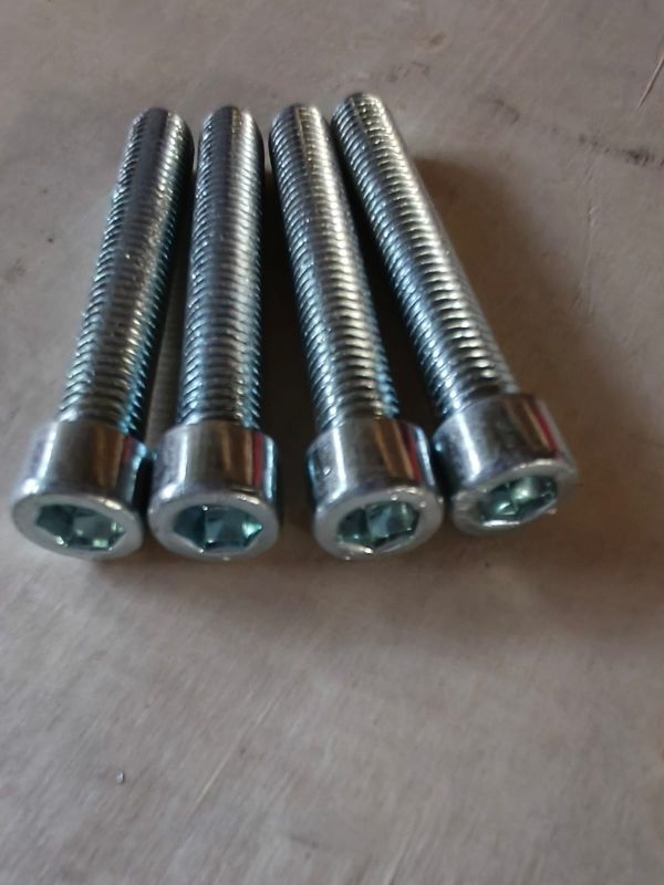 Болты глушитель М8