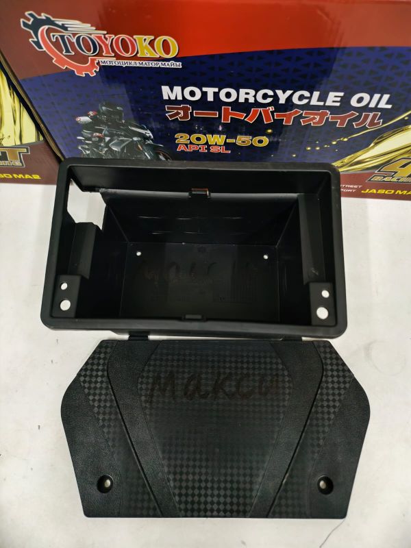 Пластик корпус аккумулятора + крышка  макси